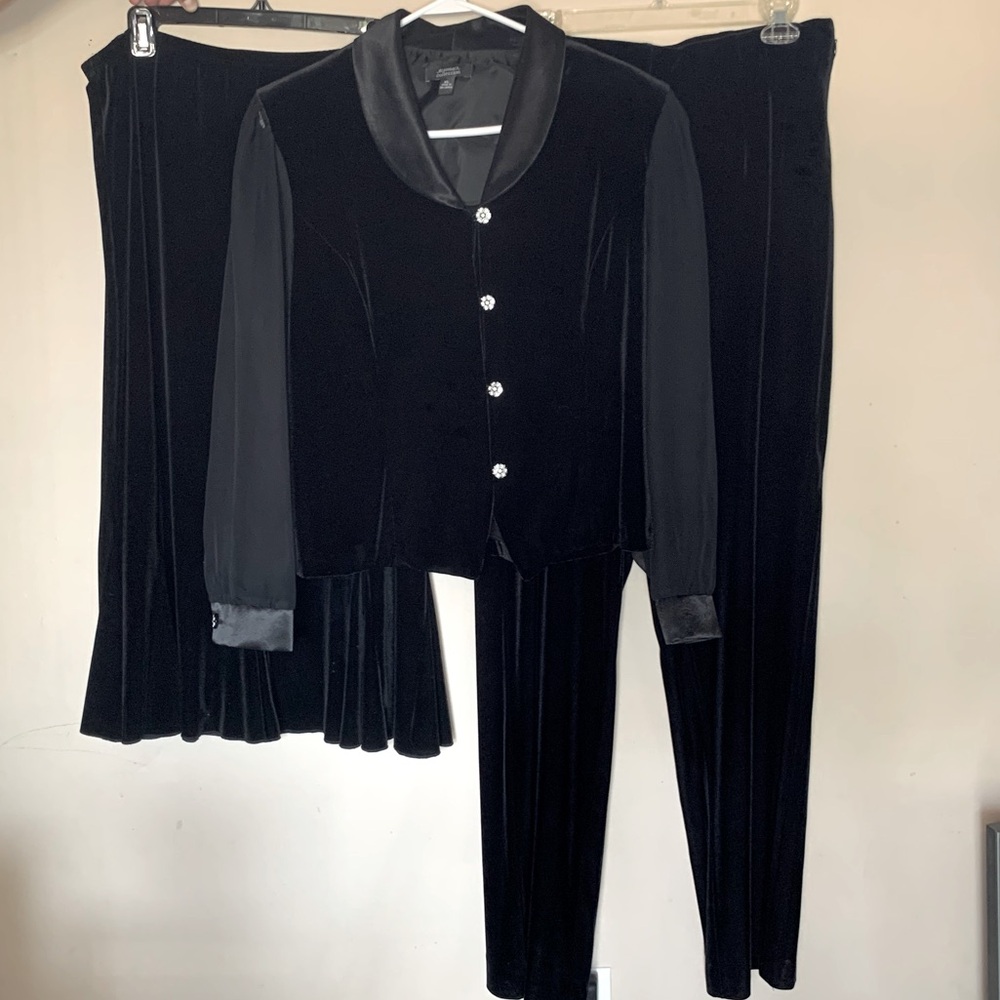 Dress Barn 3 Piece Set - Women’s XL/16